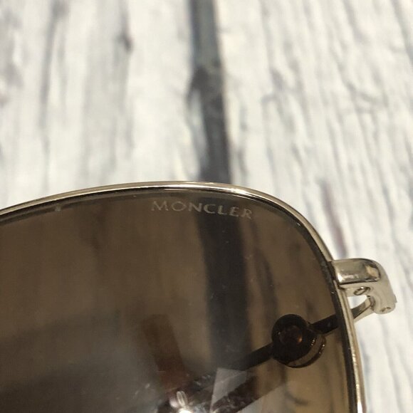 Moncler Good/Brown Gradient Navigator Unisex Sunglasses ML 0200 32H  59 14 140 - Picture 8 of 10